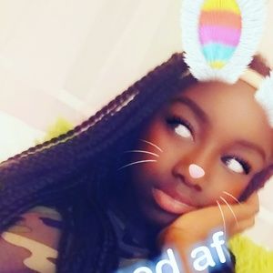 Meet your Posher, Avianka